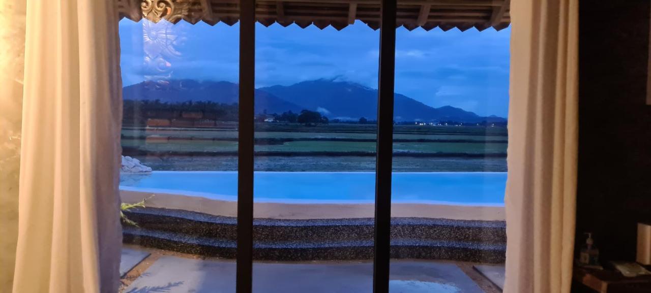 פנתאי צנאנג Rumah Bendang Langkawi Villa Pool מראה חיצוני תמונה
